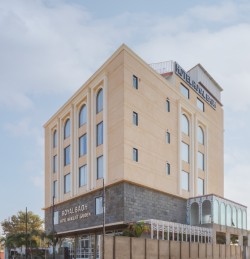 Hotel Royal Bagh façade in Jaipur, Rajasthan (India)